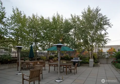 812 5th Avenue N Seattle WA 98109