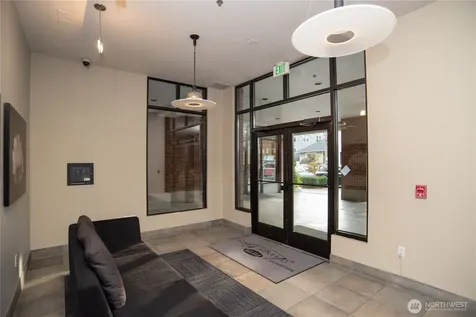 812 5th Avenue N Seattle WA 98109
