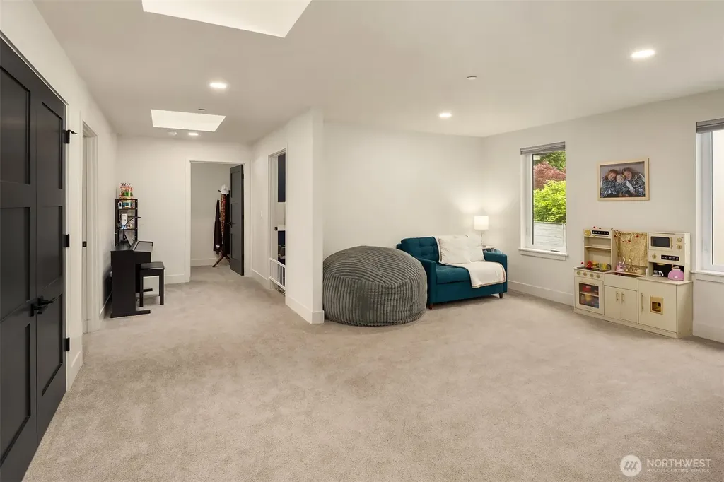10827 104th Avenue NE Kirkland WA 98033