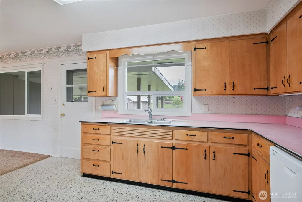 933 S Nevada Drive Longview WA 98632