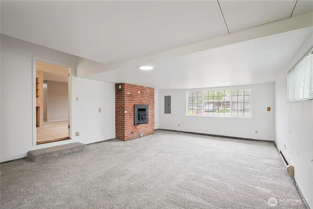 933 S Nevada Drive Longview WA 98632