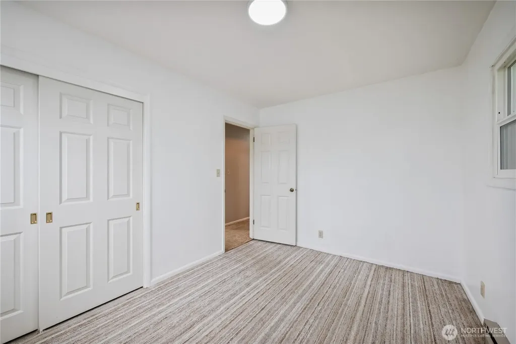 933 S Nevada Drive Longview WA 98632