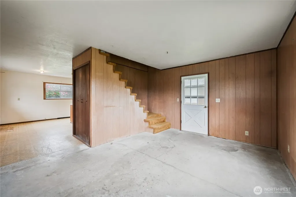 933 S Nevada Drive Longview WA 98632