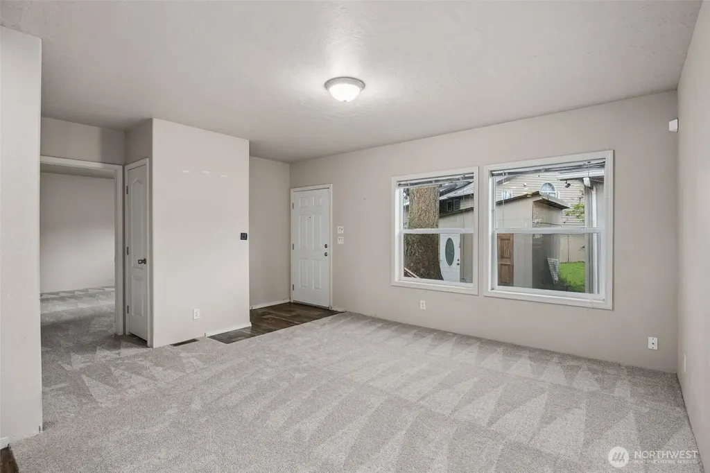 1720 Maple Lane Kent WA 98030