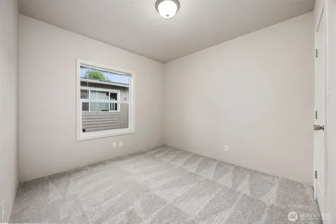 1720 Maple Lane Kent WA 98030
