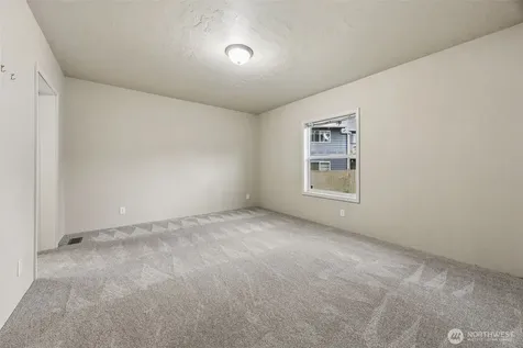 1720 Maple Lane Kent WA 98030