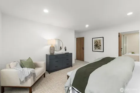 10733 17th Avenue NE Seattle WA 98125