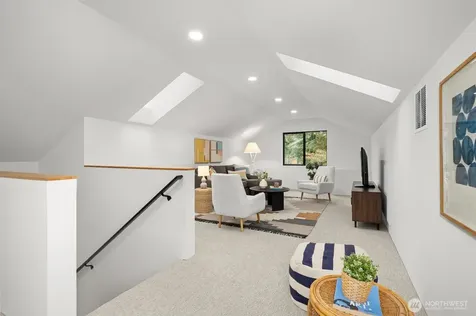 10733 17th Avenue NE Seattle WA 98125