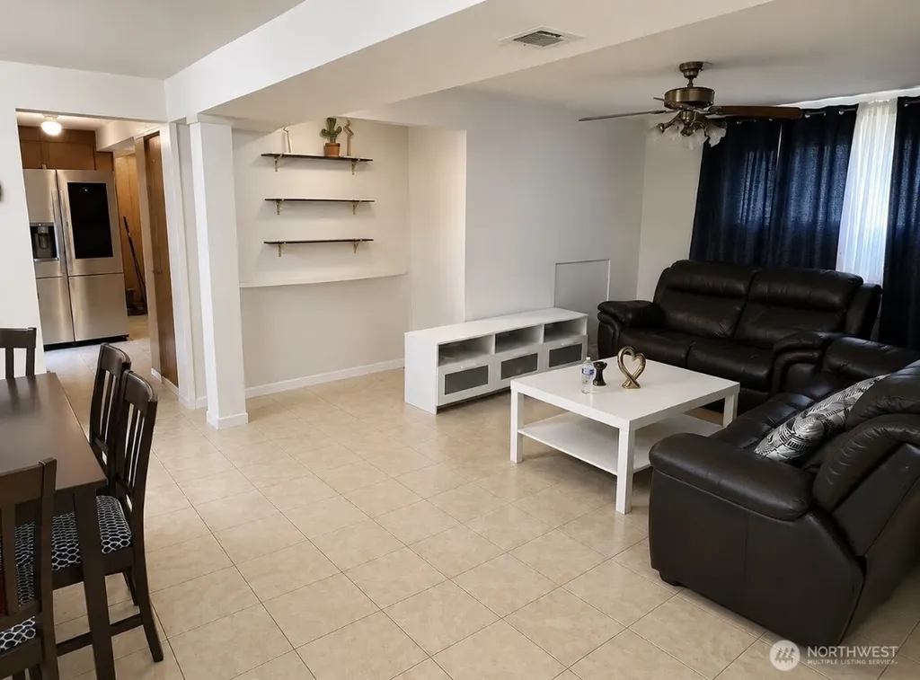 15035 29th Avenue S Seatac WA 98188