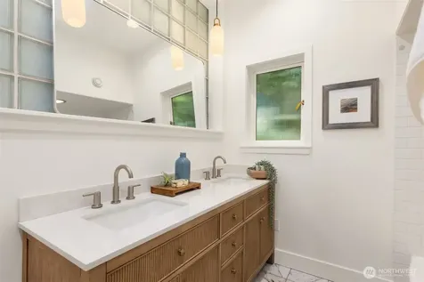 9453 Olympus Beach Road NE Bainbridge Island WA 98110