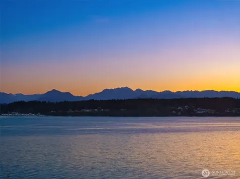 9453 Olympus Beach Road NE Bainbridge Island WA 98110