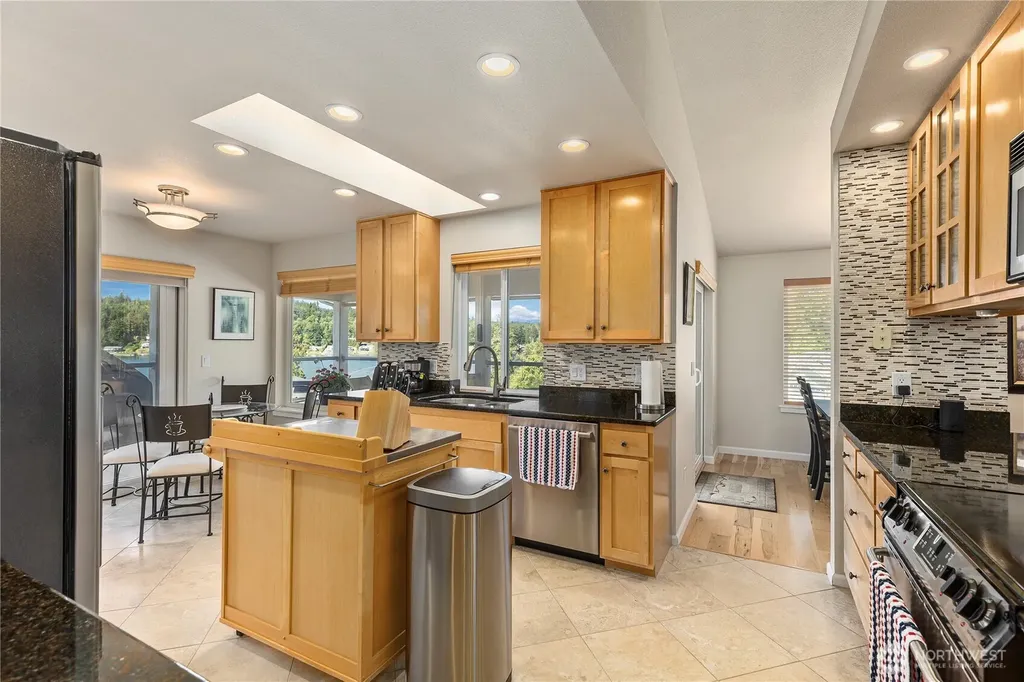 6027 Osprey Circle Bremerton WA 98312