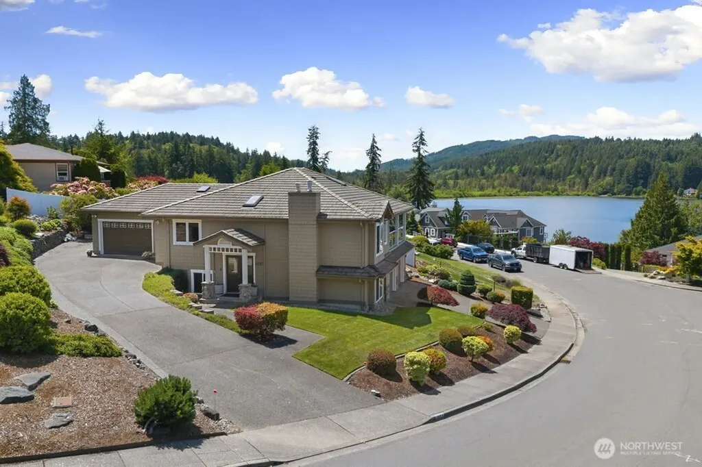 6027 Osprey Circle Bremerton WA 98312
