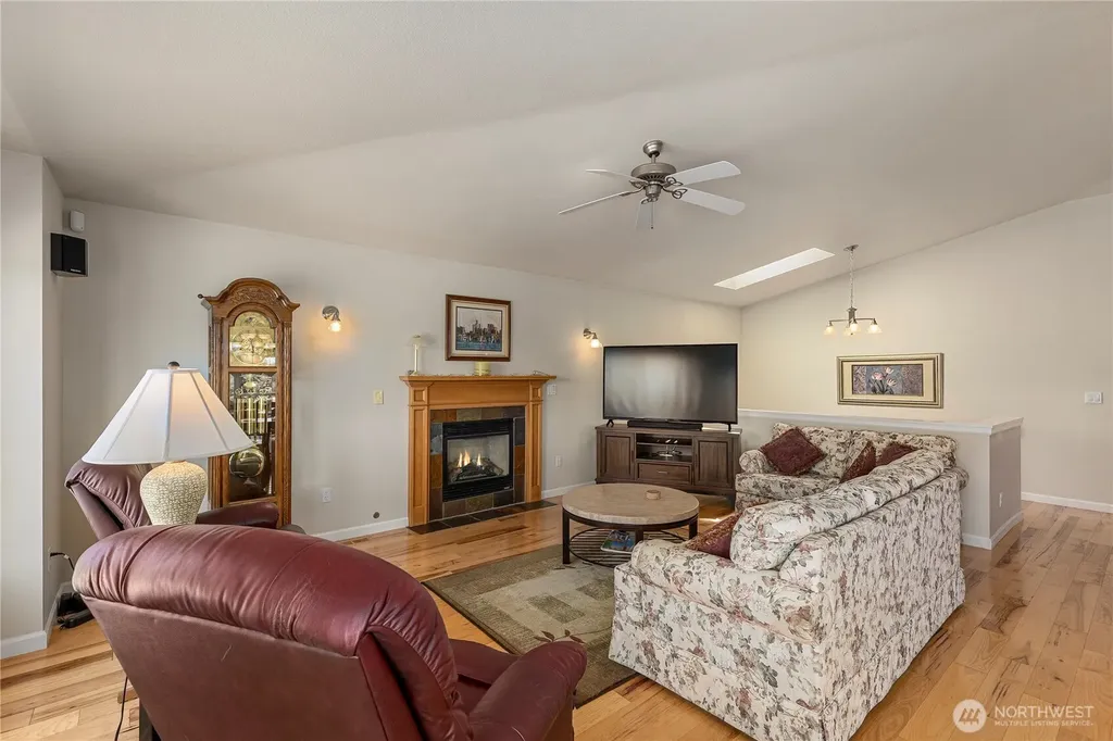 6027 Osprey Circle Bremerton WA 98312