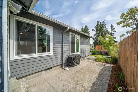 407 E Wright Avenue Tacoma WA 98404