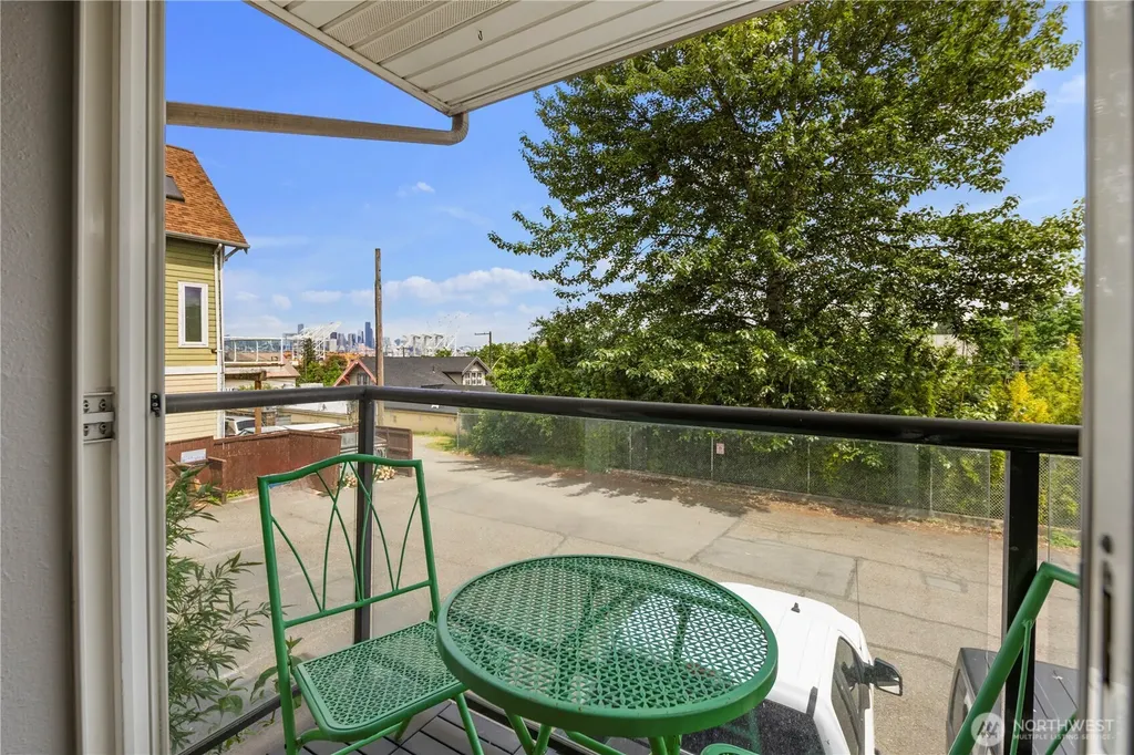 3022 SW Bradford Street Seattle WA 98126