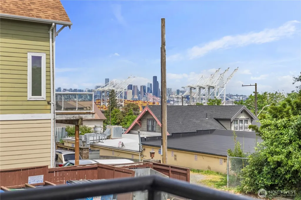 3022 SW Bradford Street Seattle WA 98126