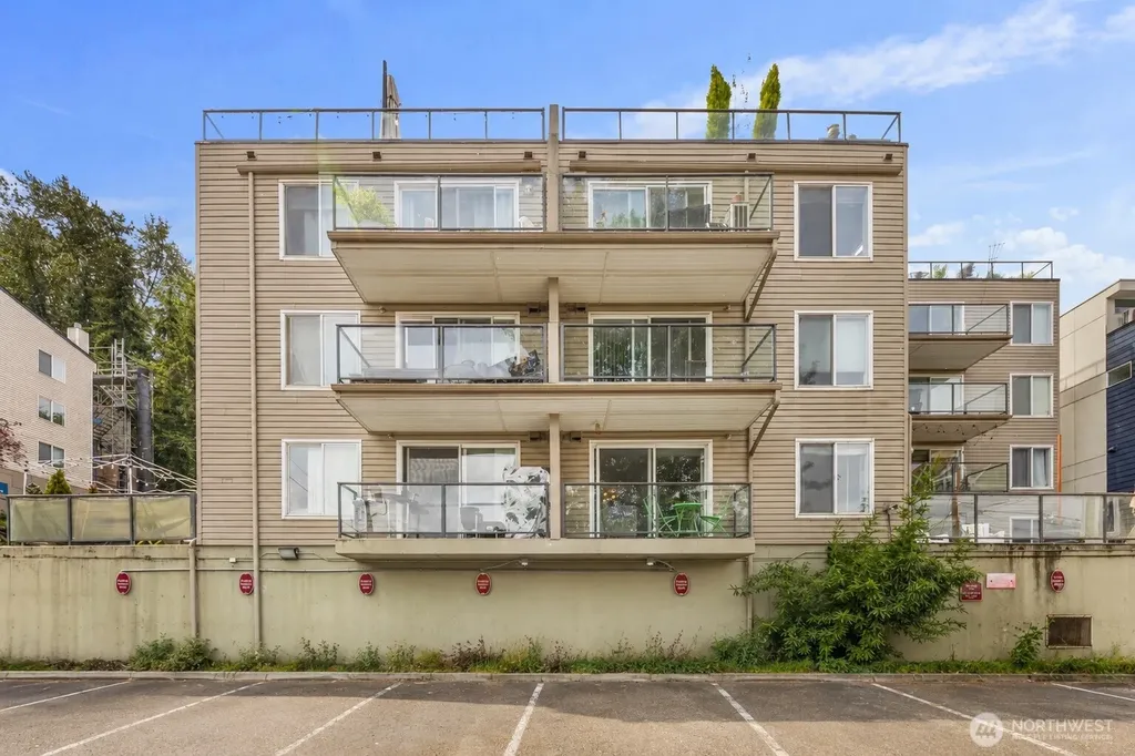3022 SW Bradford Street Seattle WA 98126