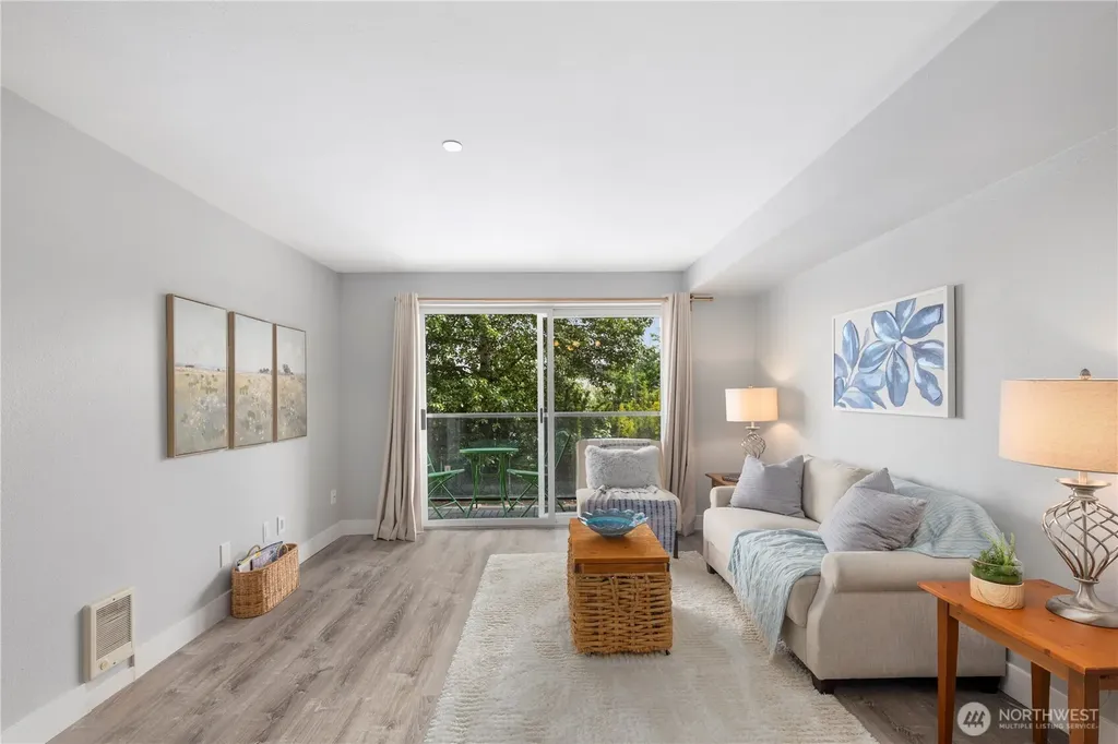 3022 SW Bradford Street Seattle WA 98126