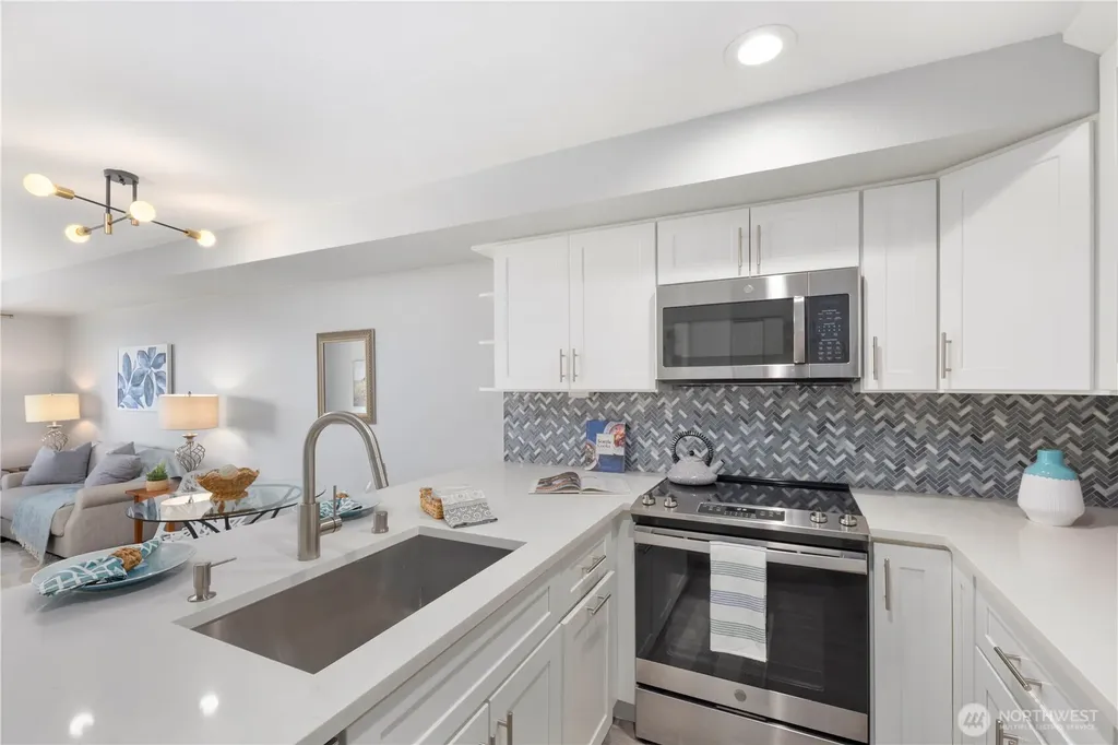 3022 SW Bradford Street Seattle WA 98126