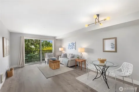 3022 SW Bradford Street Seattle WA 98126
