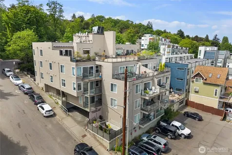 3022 SW Bradford Street Seattle WA 98126