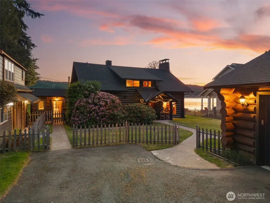 4617 Erlands Point Road NW Bremerton WA 98312