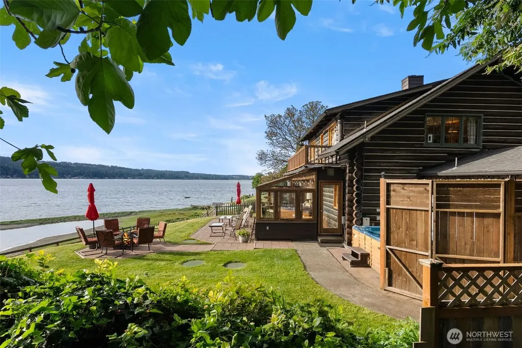 4617 Erlands Point Road NW Bremerton WA 98312