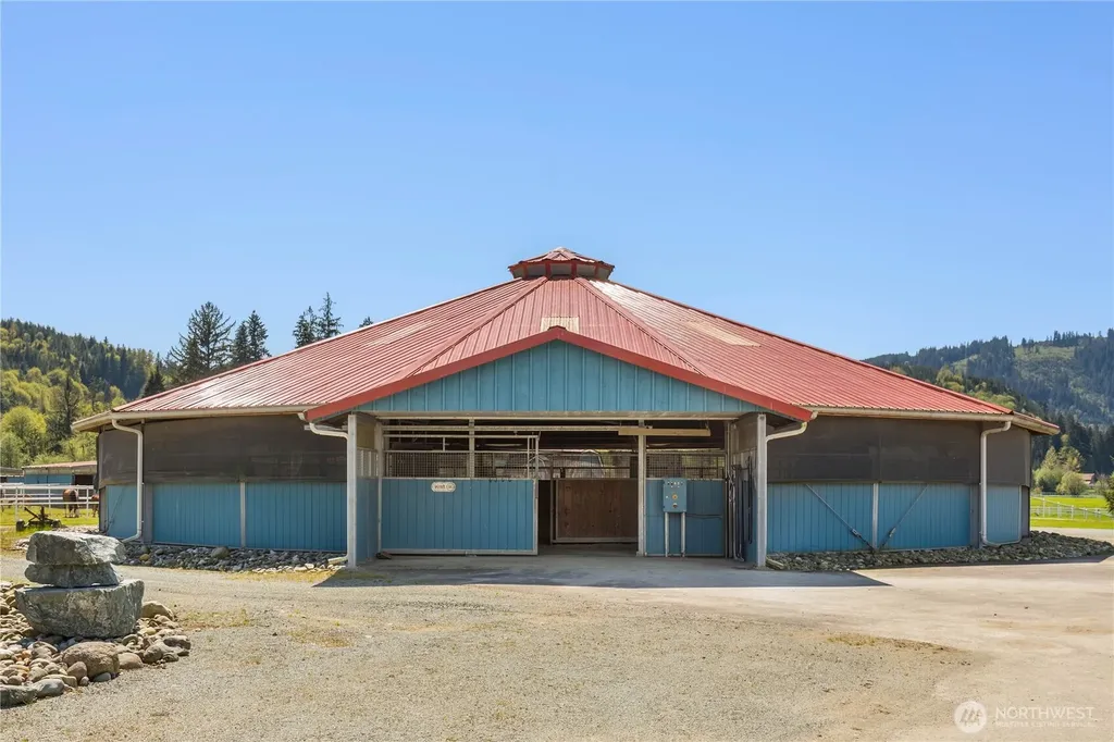 21733 Entsminger Road NE Arlington WA 98223