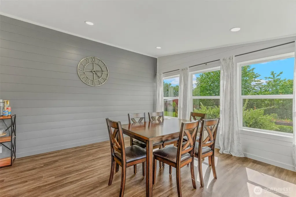 567 Quick Road Castle Rock WA 98611