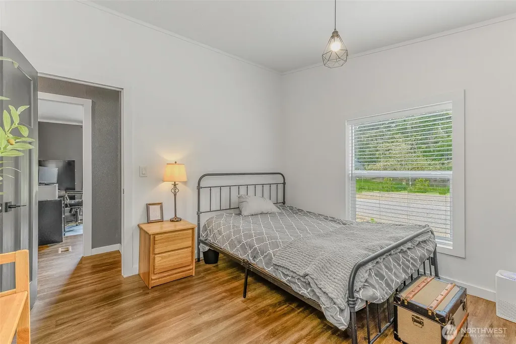 567 Quick Road Castle Rock WA 98611