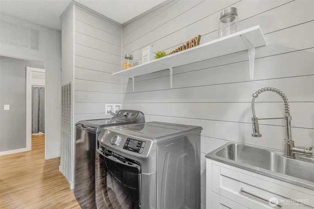 567 Quick Road Castle Rock WA 98611