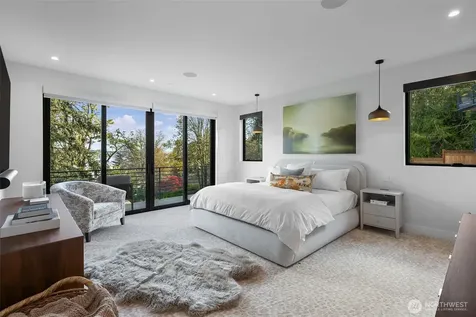 9818 SE 42nd Place Mercer Island WA 98040