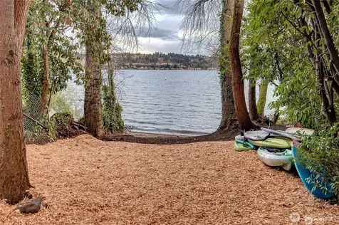 9818 SE 42nd Place Mercer Island WA 98040