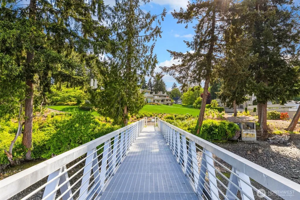 105 Lovell Avenue SW Bainbridge Island WA 98110
