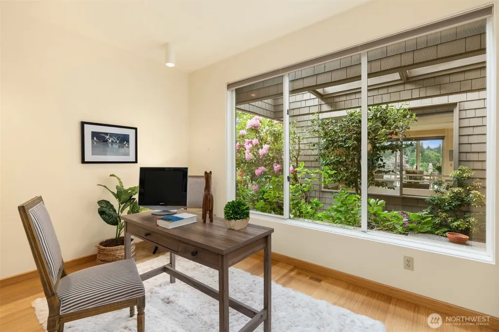 105 Lovell Avenue SW Bainbridge Island WA 98110