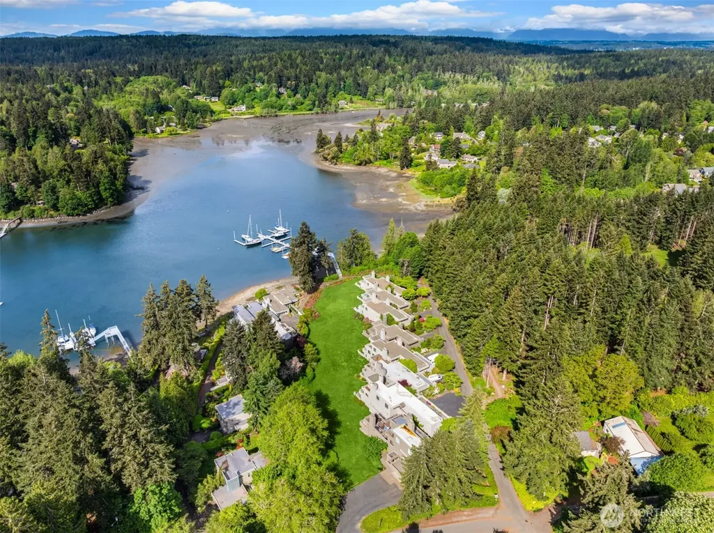 105 Lovell Avenue SW Bainbridge Island WA 98110