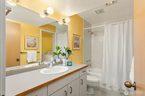 105 Lovell Avenue SW Bainbridge Island WA 98110