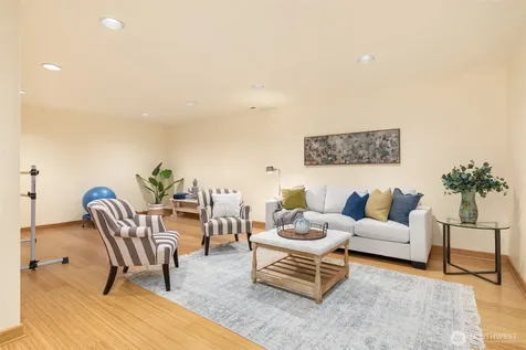 105 Lovell Avenue SW Bainbridge Island WA 98110