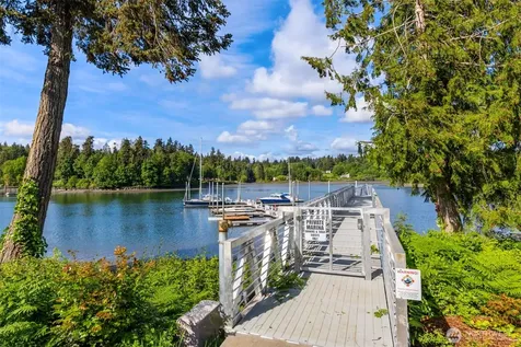 105 Lovell Avenue SW Bainbridge Island WA 98110