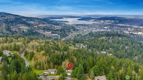 2420 Squak Mountain Loop SW Issaquah WA 98027
