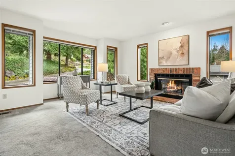 2420 Squak Mountain Loop SW Issaquah WA 98027