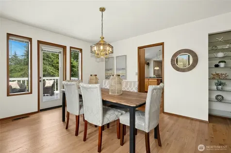 2420 Squak Mountain Loop SW Issaquah WA 98027