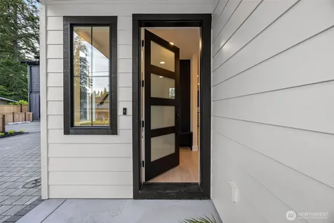13806 84th Lane NE Kirkland WA 98034