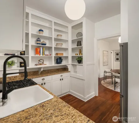 129 Warren Avenue N Seattle WA 98109