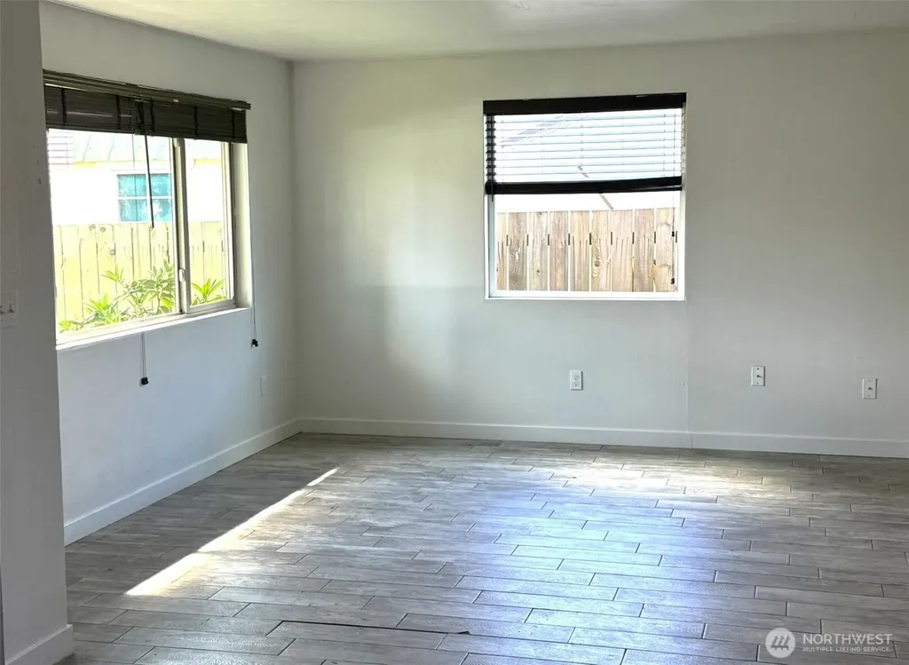 913 G Street Westport WA 98595
