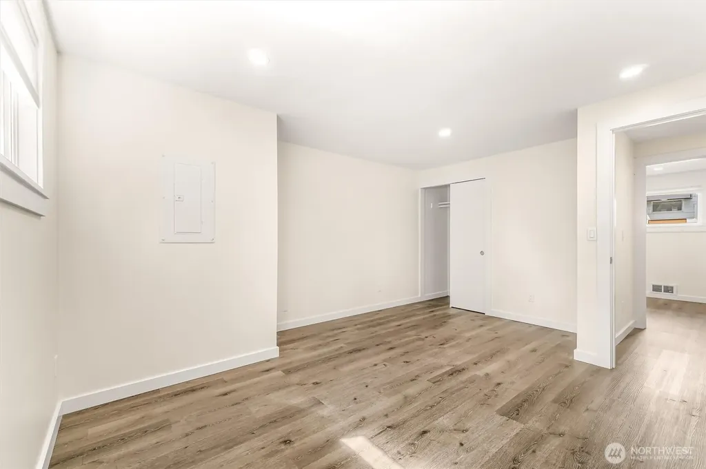 9251 N Ashworth Avenue N Seattle WA 98103