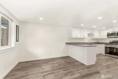 9251 N Ashworth Avenue N Seattle WA 98103