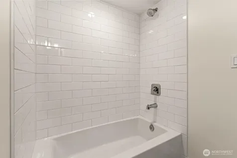9251 N Ashworth Avenue N Seattle WA 98103