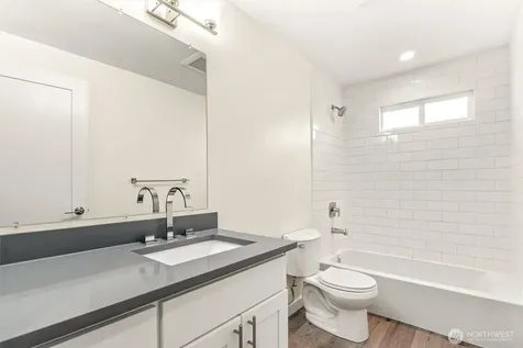 9251 N Ashworth Avenue N Seattle WA 98103